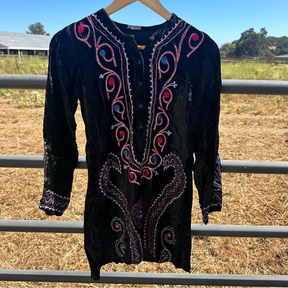 Dresses & Skirts - Vintage 1960s embroidered velvet bell sleeve mini dress